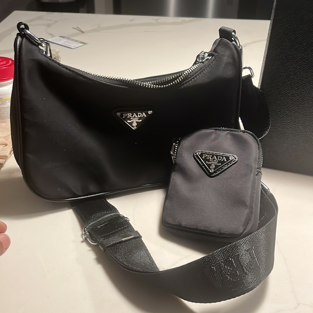 Prada bag - Picture 2 of 2